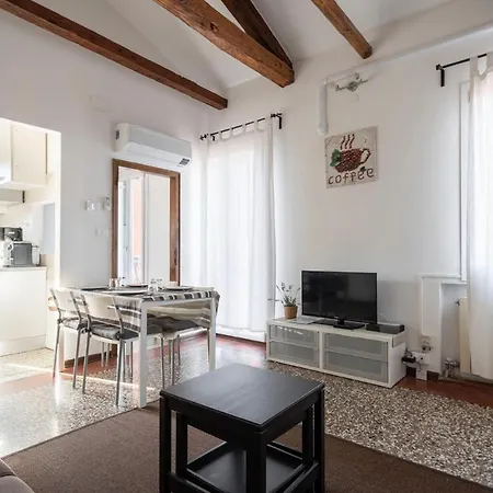 Ca' Giorgia Venice Apartment With Balcony Venice