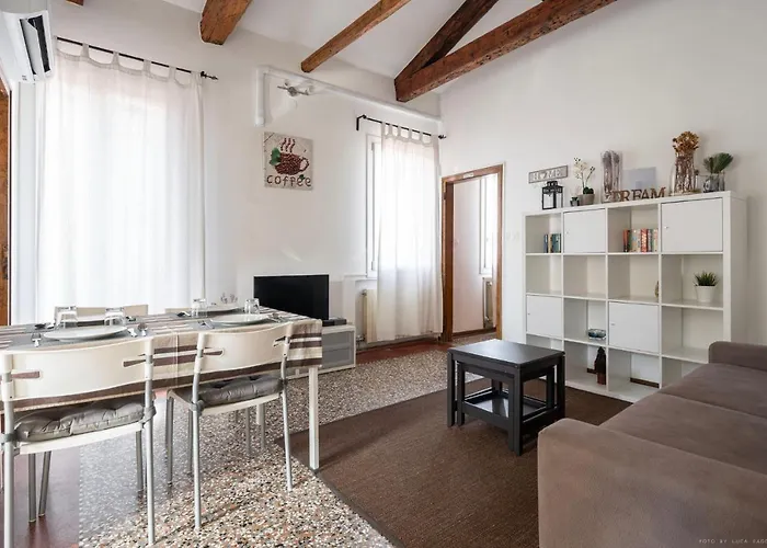 Ca' Giorgia Venice Apartment With Balcony Lägenhet *