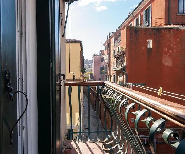 Ca' Giorgia Venice Apartment With Balcony Lägenhet Venedig