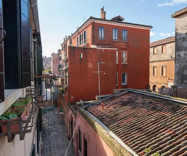 Ca' Giorgia Venice Apartment With Balcony *