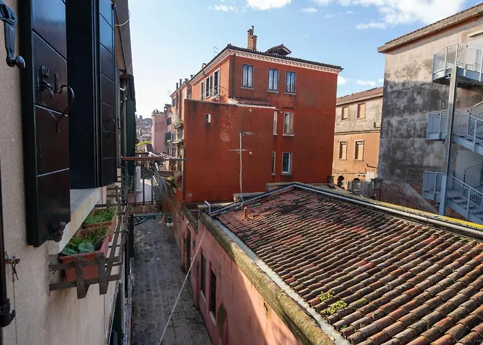 Ca' Giorgia Venice Apartment With Balcony *